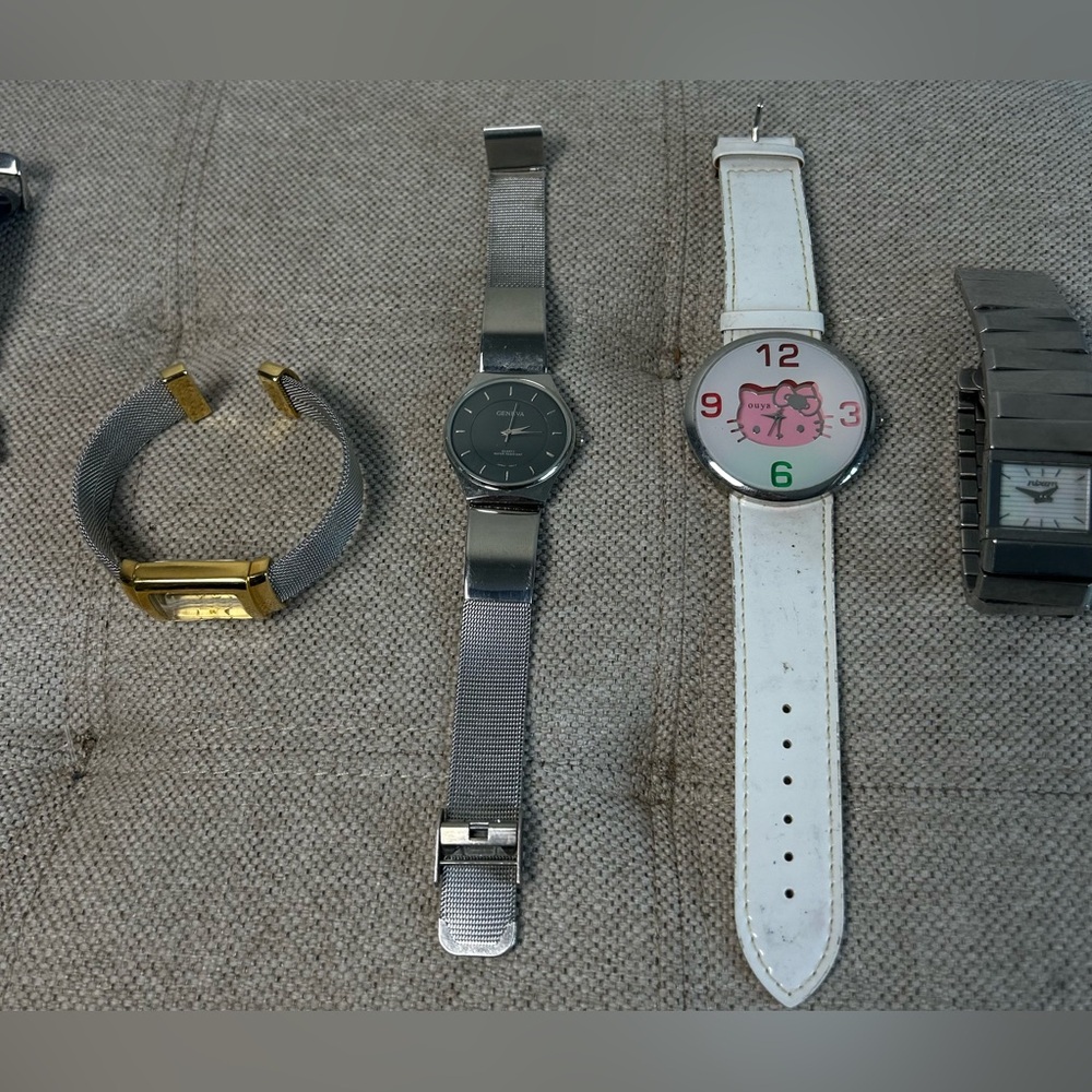 Lot of 5 Womens Watches Nixon, Hello Kitty, Quartz, Anne Klein, Geneva As Is - Picture 6 of 15